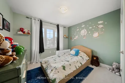 7 Carratuck Street East Gwillimbury ON L9N 0S5