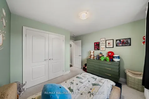 7 Carratuck Street East Gwillimbury ON L9N 0S5