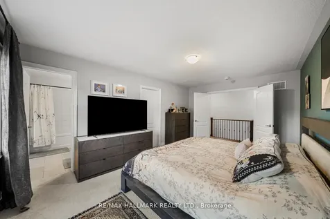 7 Carratuck Street East Gwillimbury ON L9N 0S5