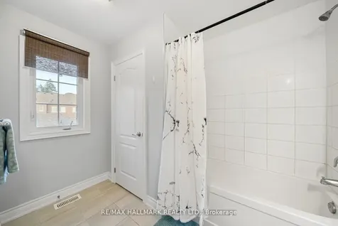 7 Carratuck Street East Gwillimbury ON L9N 0S5