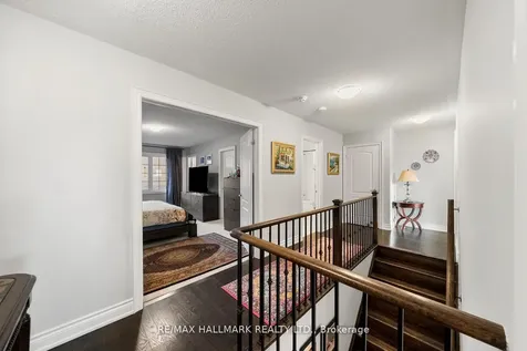 7 Carratuck Street East Gwillimbury ON L9N 0S5