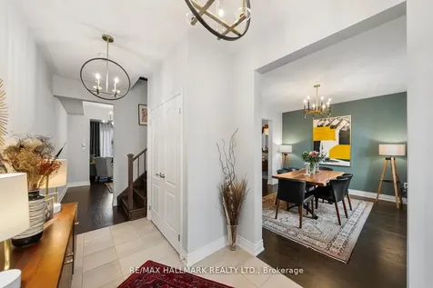 7 Carratuck Street East Gwillimbury ON L9N 0S5
