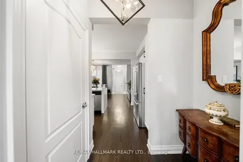 7 Carratuck Street East Gwillimbury ON L9N 0S5