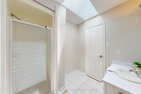 14 Parkinson Road Markham ON L3P 4G5