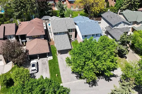 14 Parkinson Road Markham ON L3P 4G5