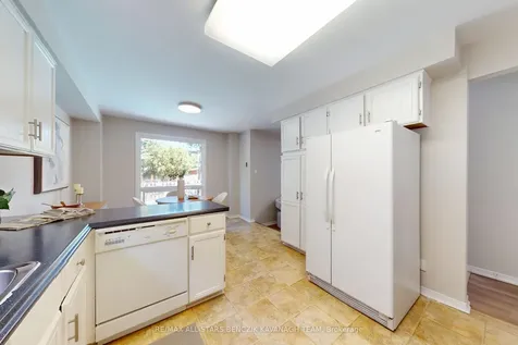 14 Parkinson Road Markham ON L3P 4G5