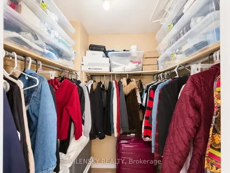 77 Billingsley Crescent Markham ON L3S 4P2