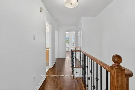 82 Baywell Crescent Aurora ON L4H 7N4