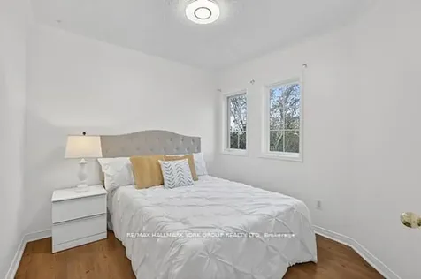 82 Baywell Crescent Aurora ON L4H 7N4