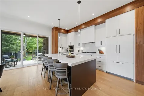 116 Lucas Street Richmond Hill ON L4C 4P5