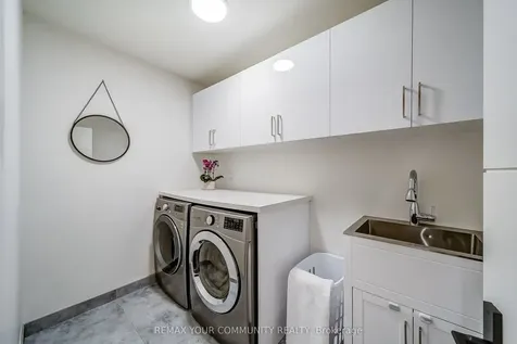 116 Lucas Street Richmond Hill ON L4C 4P5