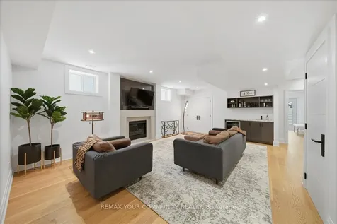 116 Lucas Street Richmond Hill ON L4C 4P5