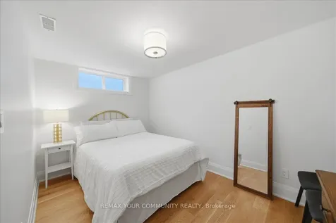 116 Lucas Street Richmond Hill ON L4C 4P5