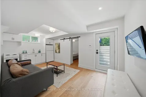 116 Lucas Street Richmond Hill ON L4C 4P5