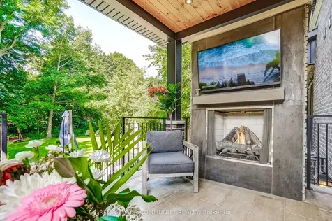 116 Lucas Street Richmond Hill ON L4C 4P5