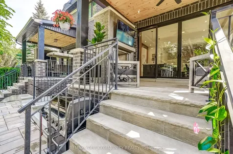 116 Lucas Street Richmond Hill ON L4C 4P5