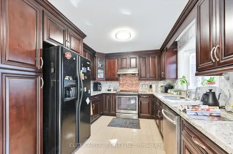 54 Bauer Crescent Markham ON L3R 4H4