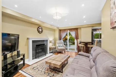 63 Haskell Crescent Aurora ON L4G 5T6