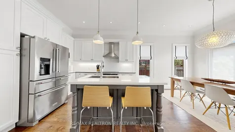 11 Peter Miller Street Aurora ON L4G 0W4