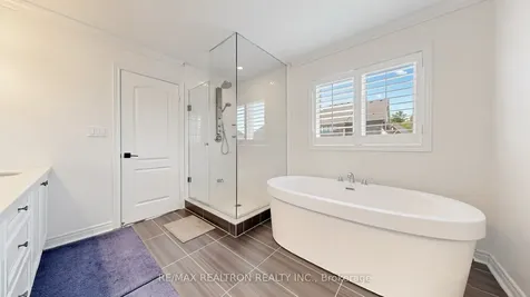 11 Peter Miller Street Aurora ON L4G 0W4