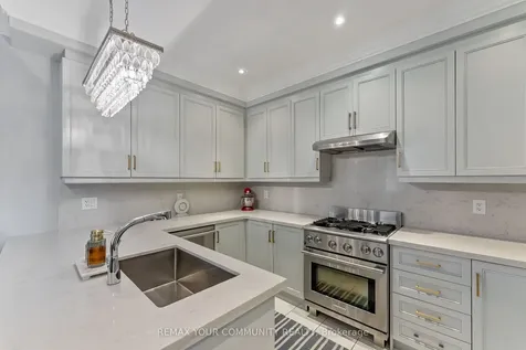 95 Alex Campbell Crescent King ON L7B 1K9