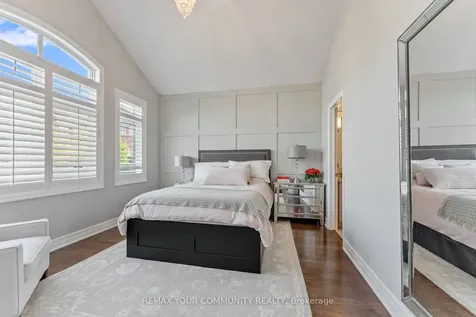 95 Alex Campbell Crescent King ON L7B 1K9