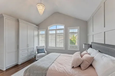 95 Alex Campbell Crescent King ON L7B 1K9