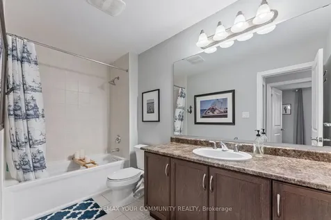 95 Alex Campbell Crescent King ON L7B 1K9