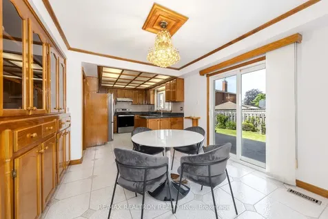 73 Saddle Tree Crescent Vaughan ON L4L 3X4