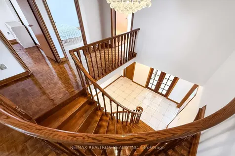 73 Saddle Tree Crescent Vaughan ON L4L 3X4