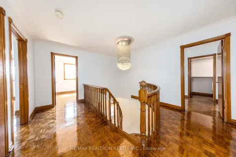 73 Saddle Tree Crescent Vaughan ON L4L 3X4