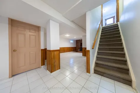 73 Saddle Tree Crescent Vaughan ON L4L 3X4
