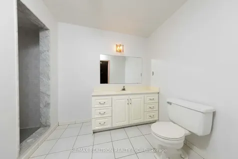 73 Saddle Tree Crescent Vaughan ON L4L 3X4