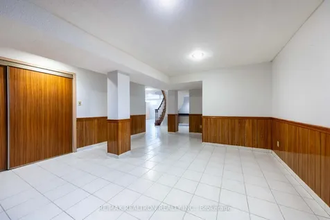 73 Saddle Tree Crescent Vaughan ON L4L 3X4