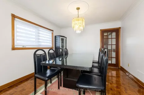 73 Saddle Tree Crescent Vaughan ON L4L 3X4