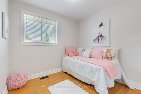 384 Watson Drive Whitchurch-stouffville ON L4A 6L1