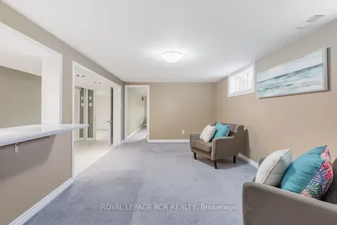 384 Watson Drive Whitchurch-stouffville ON L4A 6L1