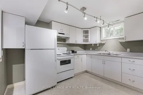 384 Watson Drive Whitchurch-stouffville ON L4A 6L1
