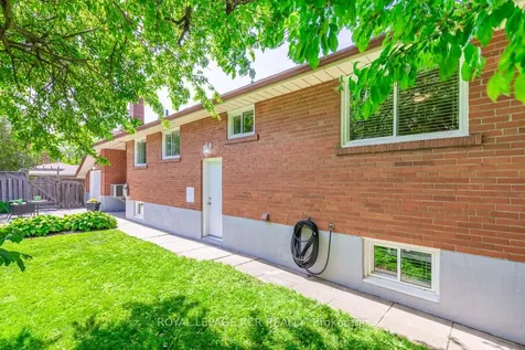 384 Watson Drive Whitchurch-stouffville ON L4A 6L1