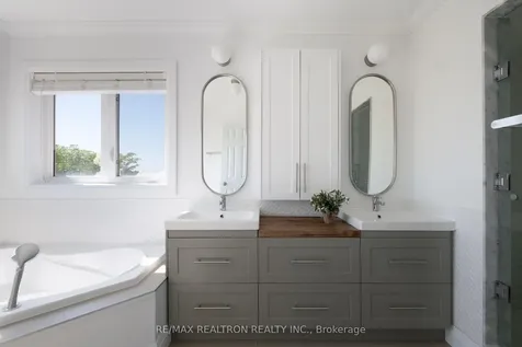104 White Beach Crescent Vaughan ON L6A 0R2