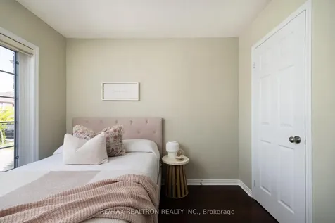 104 White Beach Crescent Vaughan ON L6A 0R2