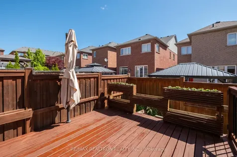 104 White Beach Crescent Vaughan ON L6A 0R2