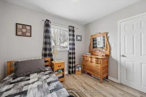 307 Kenwood Avenue Georgina ON L4P 2X6