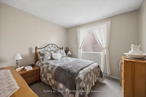307 Kenwood Avenue Georgina ON L4P 2X6