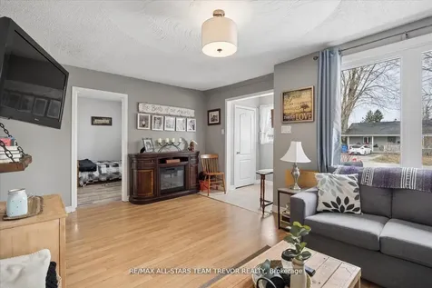 307 Kenwood Avenue Georgina ON L4P 2X6