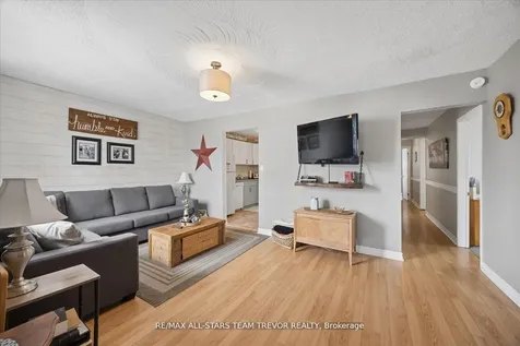 307 Kenwood Avenue Georgina ON L4P 2X6