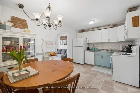 307 Kenwood Avenue Georgina ON L4P 2X6