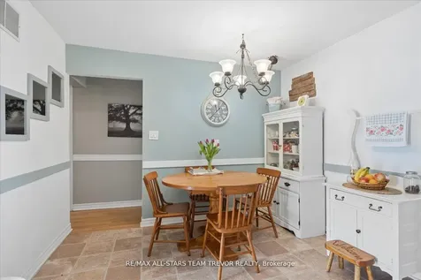 307 Kenwood Avenue Georgina ON L4P 2X6