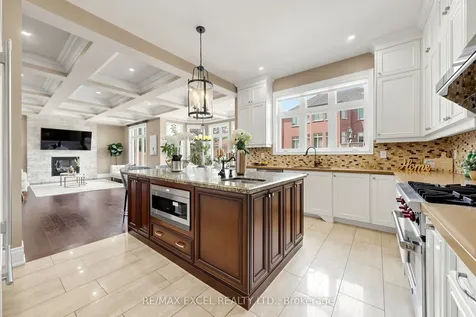 10 Royal West Road Markham ON L6C 0L4