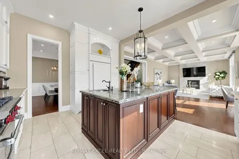 10 Royal West Road Markham ON L6C 0L4